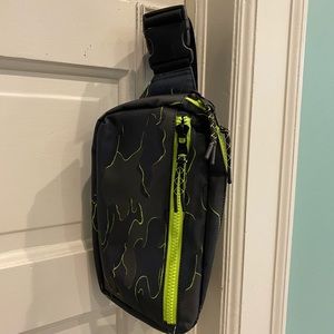 Banana Republic Belt Bag / Hip Bay - NWT